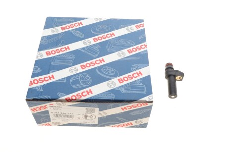 Датчик положення колінвала MB C-class (W202)/E-class (W210) 93-00 BOSCH 0261210122 (фото 1)