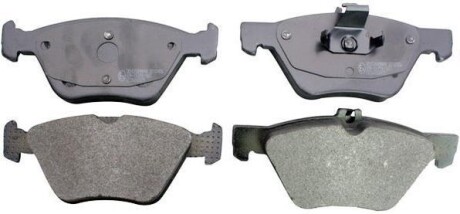 К-кт колодок перед. Mercedes E-Series (W211)/SLK-Series (W170)/CLK-Series (W208)/E-Series (W210)/Chr Denckermann B110456
