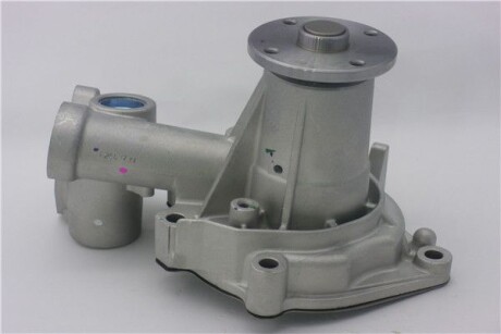 Насос водяний Hyundai Galloper 2.5TD 98-03/ H100 2.5 93-00/ Kia Pregio 2.5D 95-04/ Mitsubishi L200 92-07/ L300 -06/ Pajero -99 GMB GWHY107A