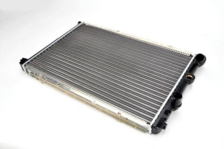 Радіатор двигуна THERMOTEC D7R032TT