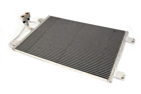 Радіатор кондиціонера THERMOTEC KTT110271