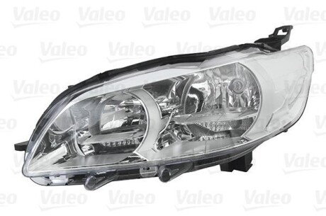 Фара автомобільна Valeo 045124