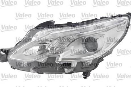 Фара автомобільна Valeo 045172